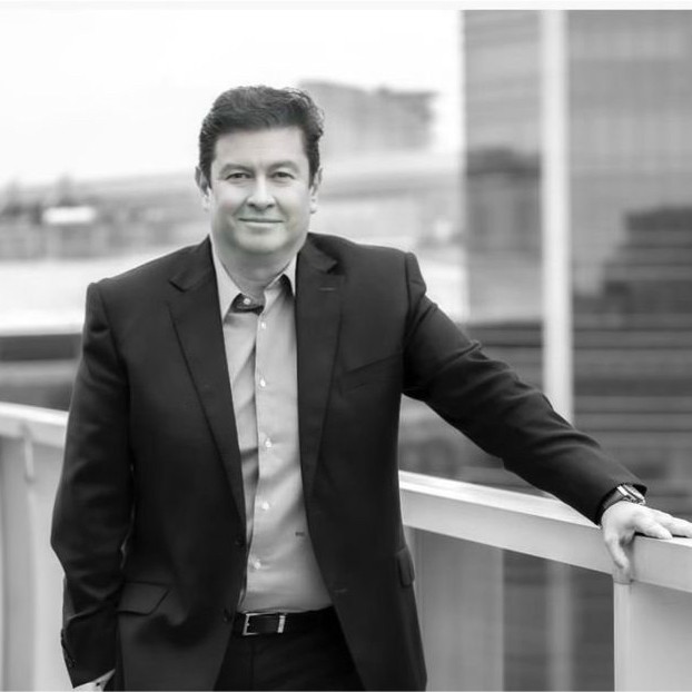 IA y Su Impacto en las Industrias, Retos, Oportunidades y el Impacto en el Aprendizaje a lo Largo de la Vida.