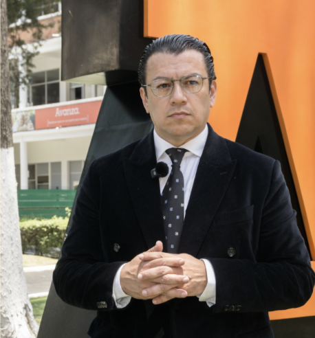 La experiencia en el Programa de Mentoría entre Pares de RECLA, junto a la mentora Diana Rojas (Universidad Simón Bolívar), permitió a la Universidad Anáhuac México obtener una mirada externa y objetiva para profesionalizar la gestión de su Educación Continua. El principal valor del acompañamiento radicó en el intercambio transparente de aciertos y desafíos, facilitando la identificación de oportunidades no visibles internamente y la adaptación de buenas prácticas a la realidad institucional propia sin caer en la mera réplica de modelos<br><br><br><br><br><br><br>